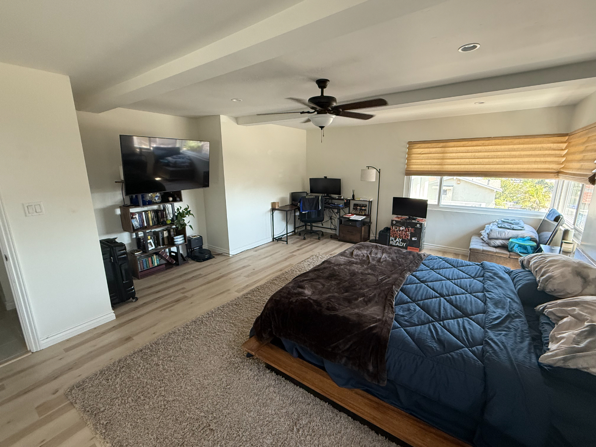 Bright Beachside Studio with Private Patio & Detached Office - Photo 3