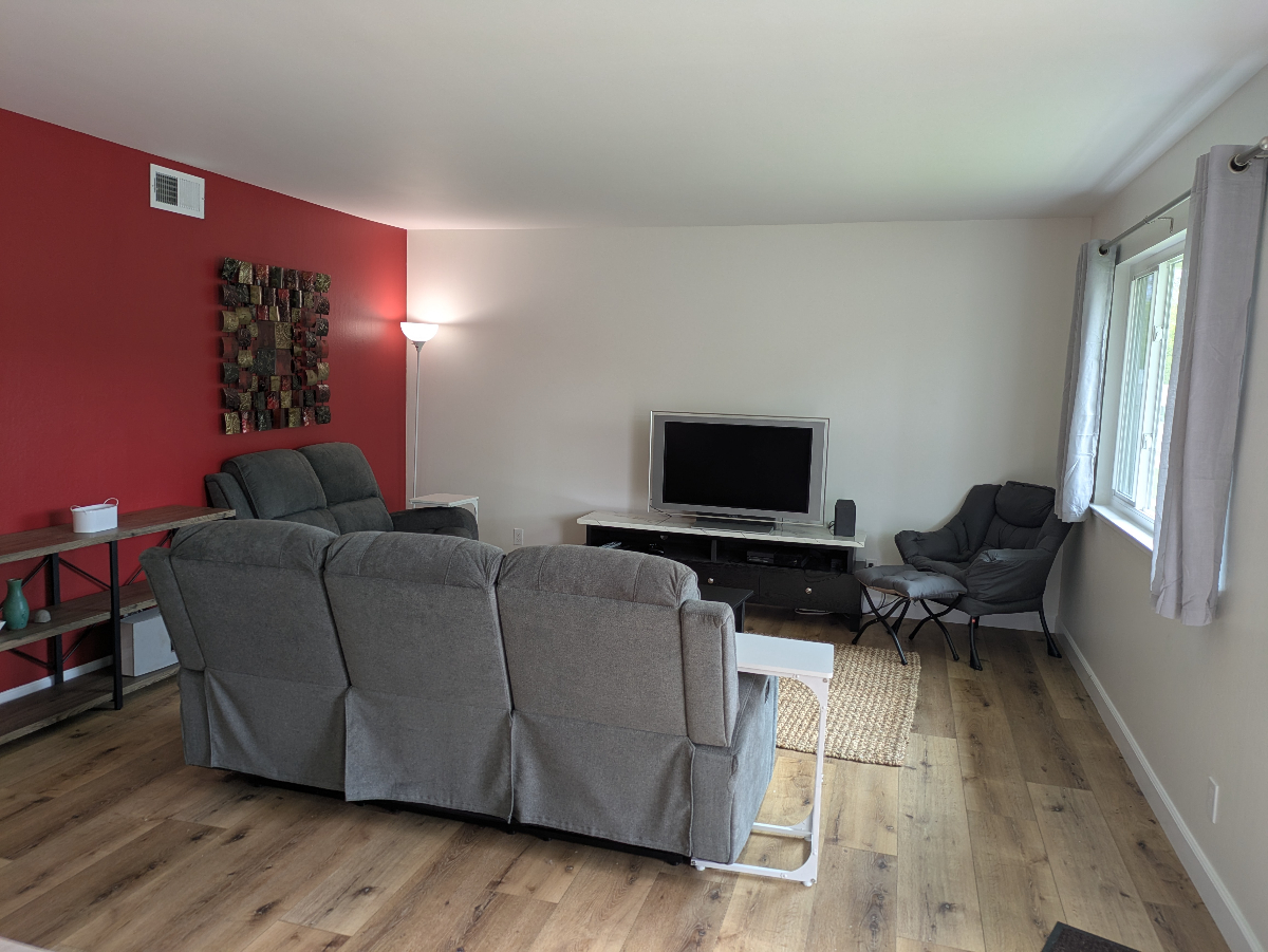 Updated Furnished Room - Walk to Good Sam Hosp & AMD-Xilinx - Photo 3