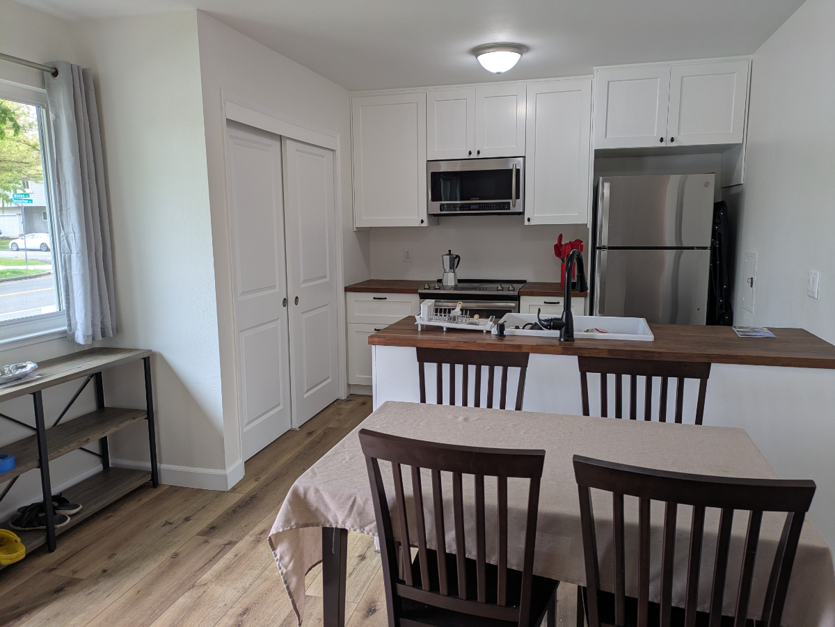 Updated Furnished Room - Walk to Good Sam Hosp & AMD-Xilinx - Photo 4