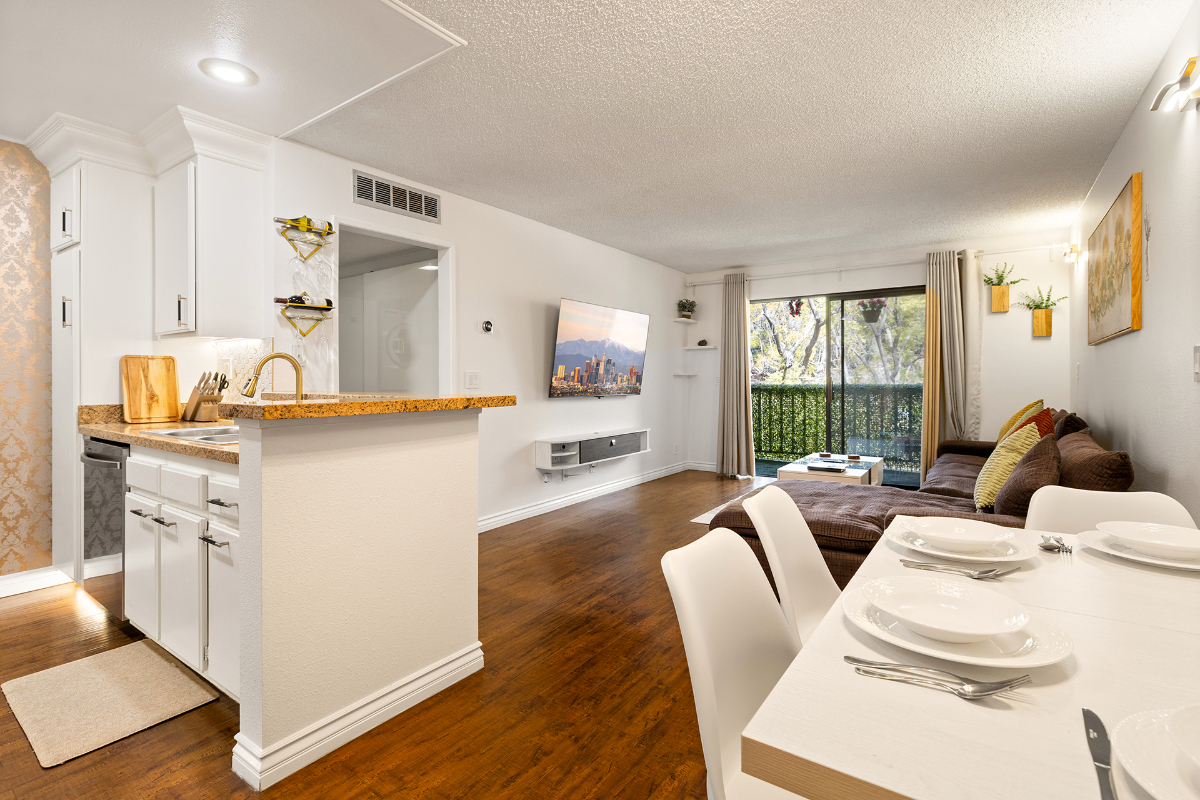 Serene and Sparkling Modern 1bd/1bth Condo in an exclusive neighborhood - Photo 2