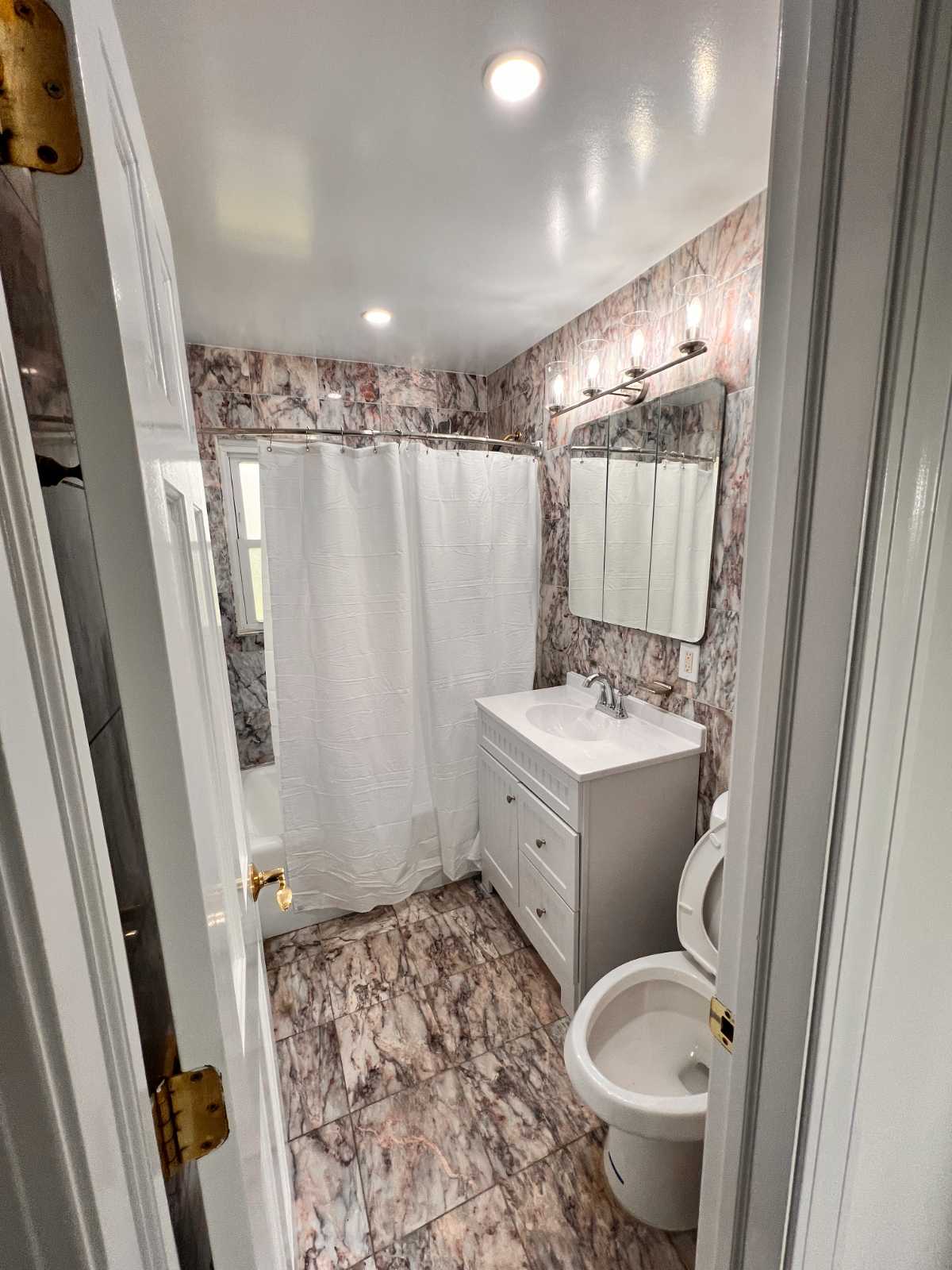 NEW 2 bedroom apartment UTILITIES INCLUDED - Photo 3