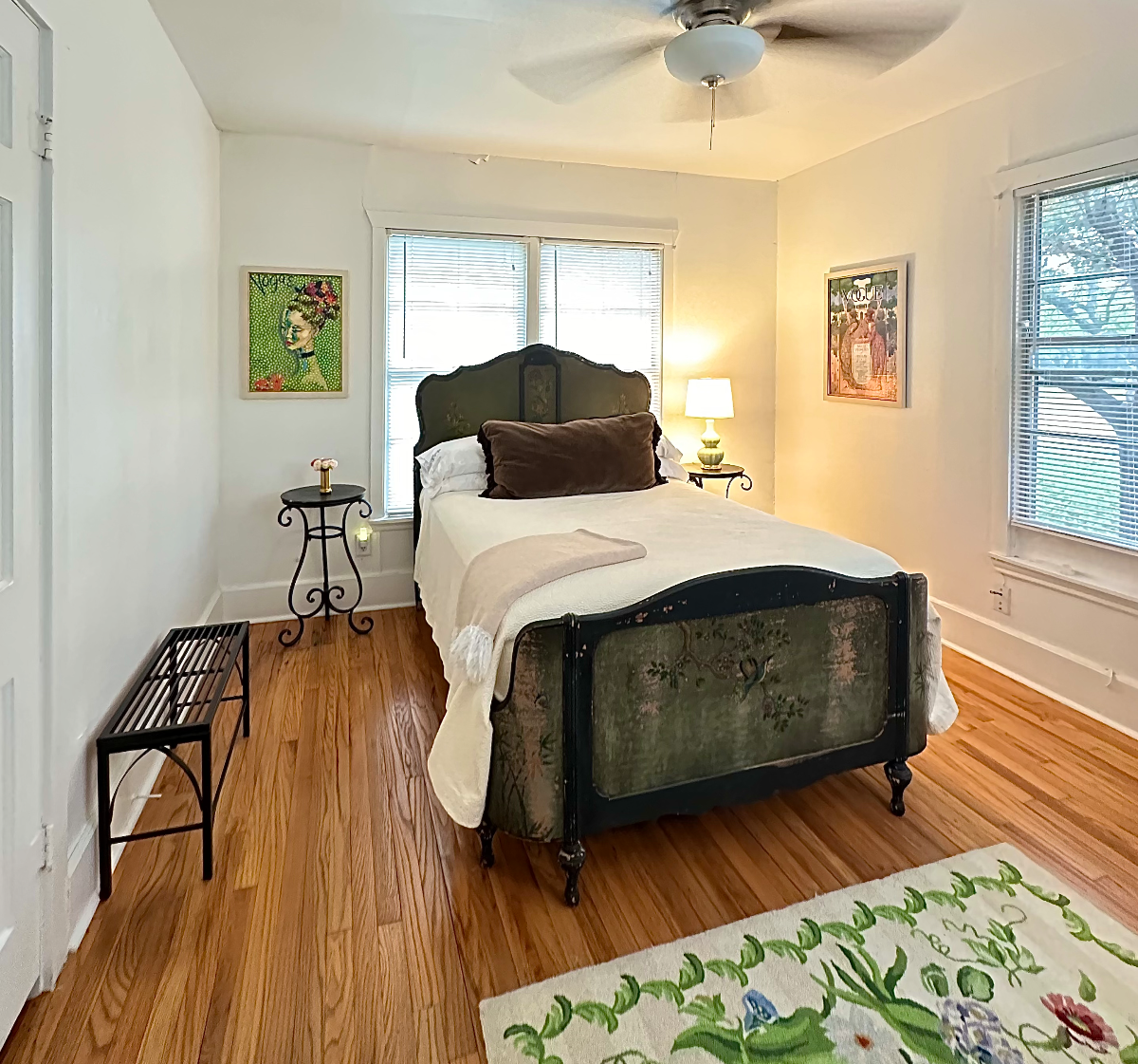 Little Blue Bungalow - Photo 2