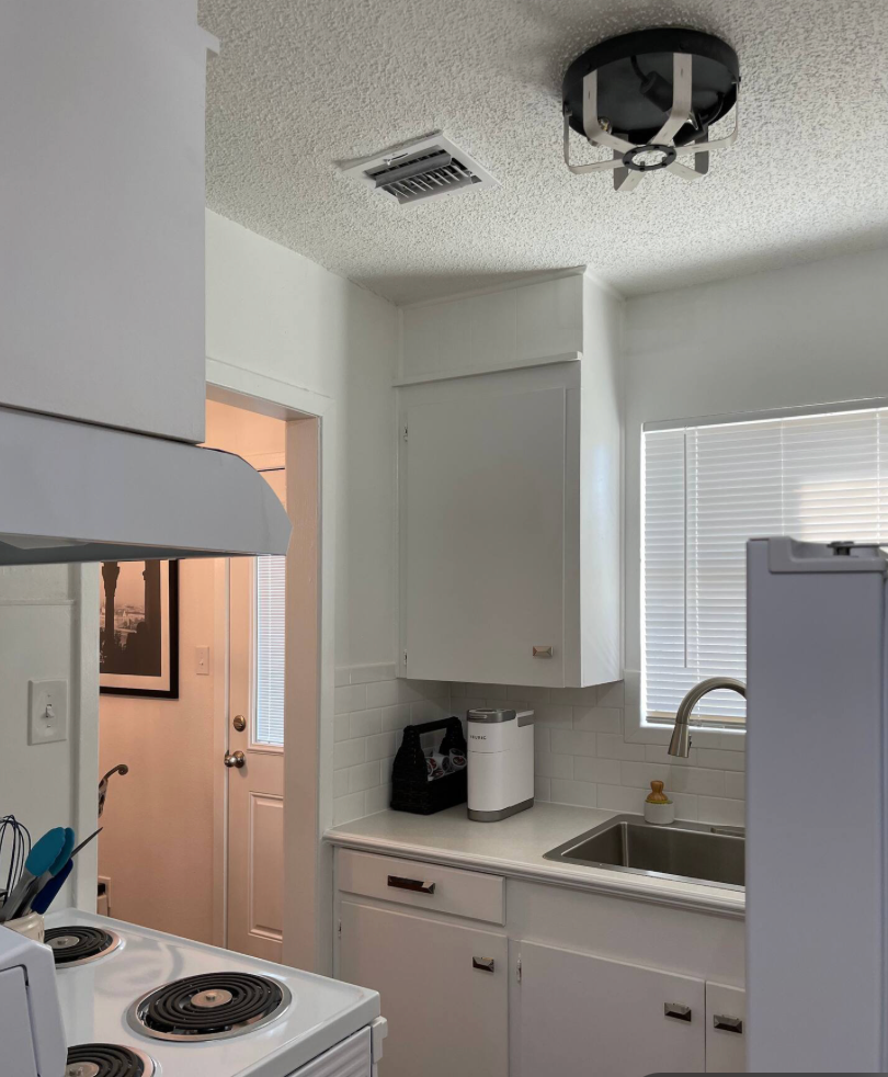 Suite Two - Photo 6