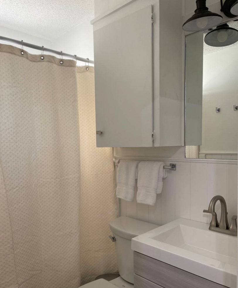 Suite Two - Photo 9