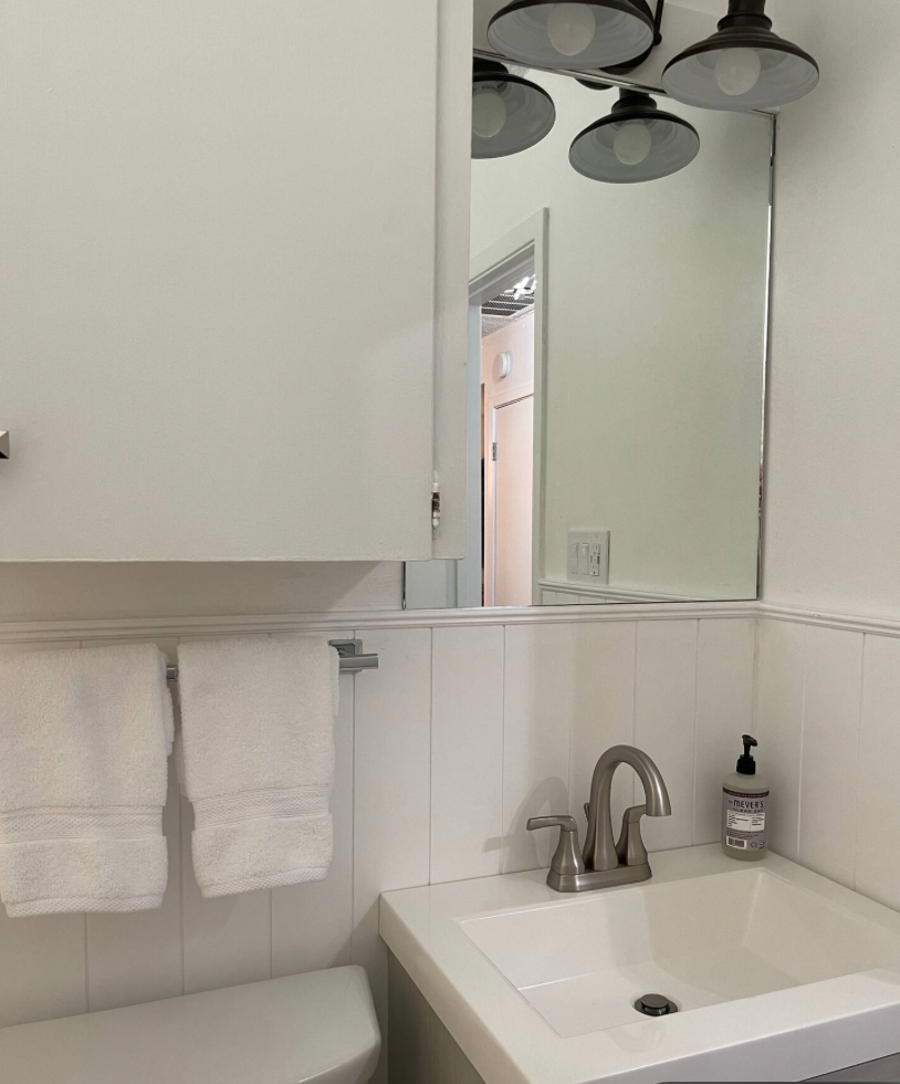 Suite Two - Photo 10