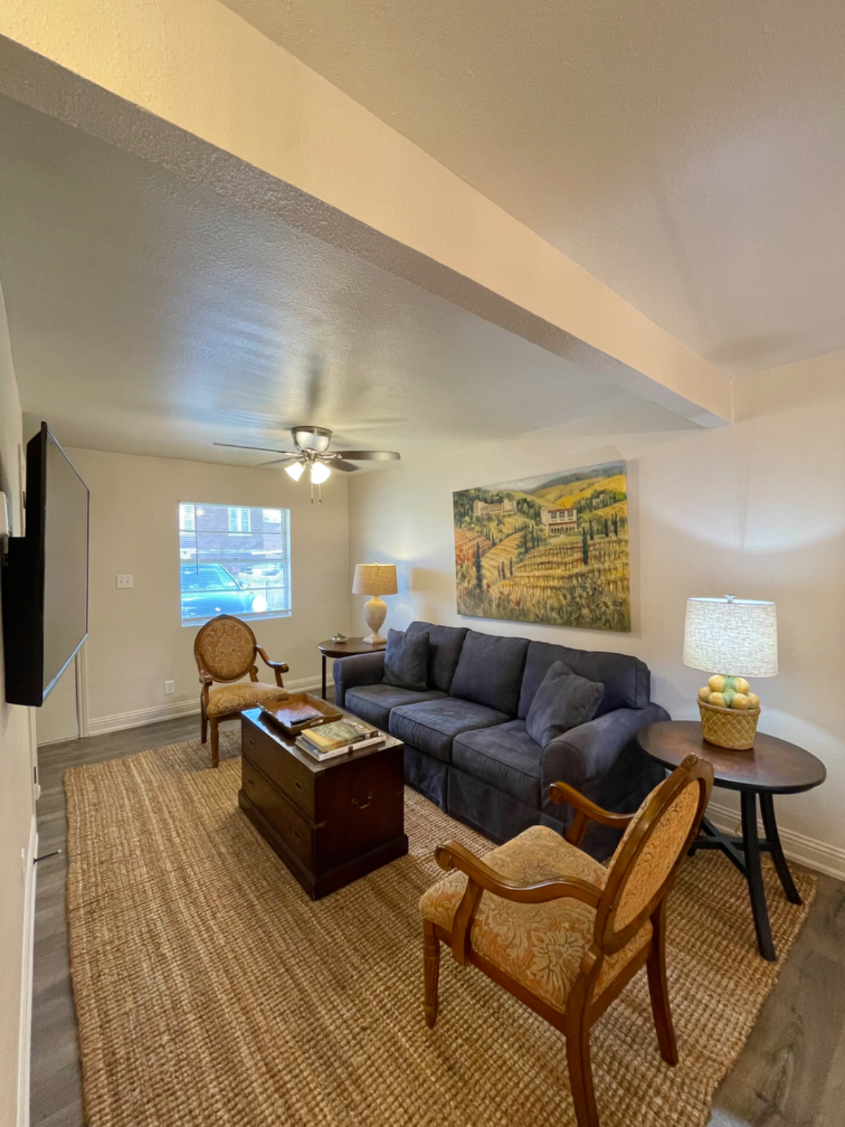 Suite Two - Photo 3