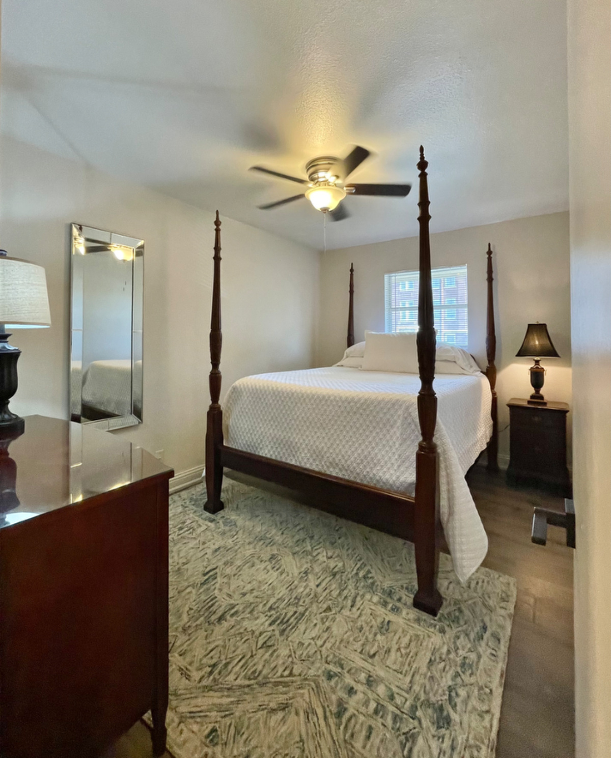 Suite Two - Photo 8