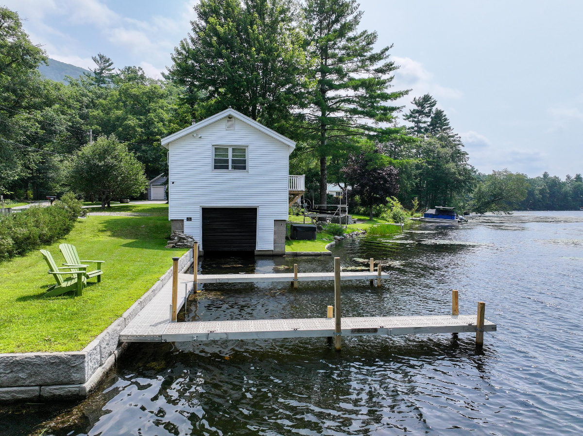 Lakefront Boathouse Cottage with Spectacular View - Photo 6