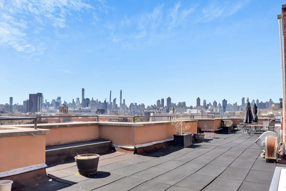 Cozy Condo in Astoria NYC near Astoria Park and 30th Ave station - Photo 2