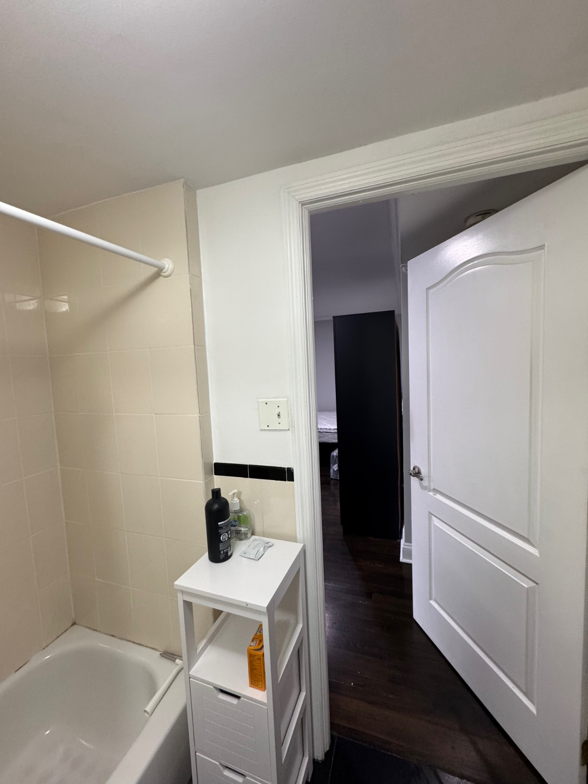 Cozy Condo in Astoria NYC near Astoria Park and 30th Ave station - Photo 12