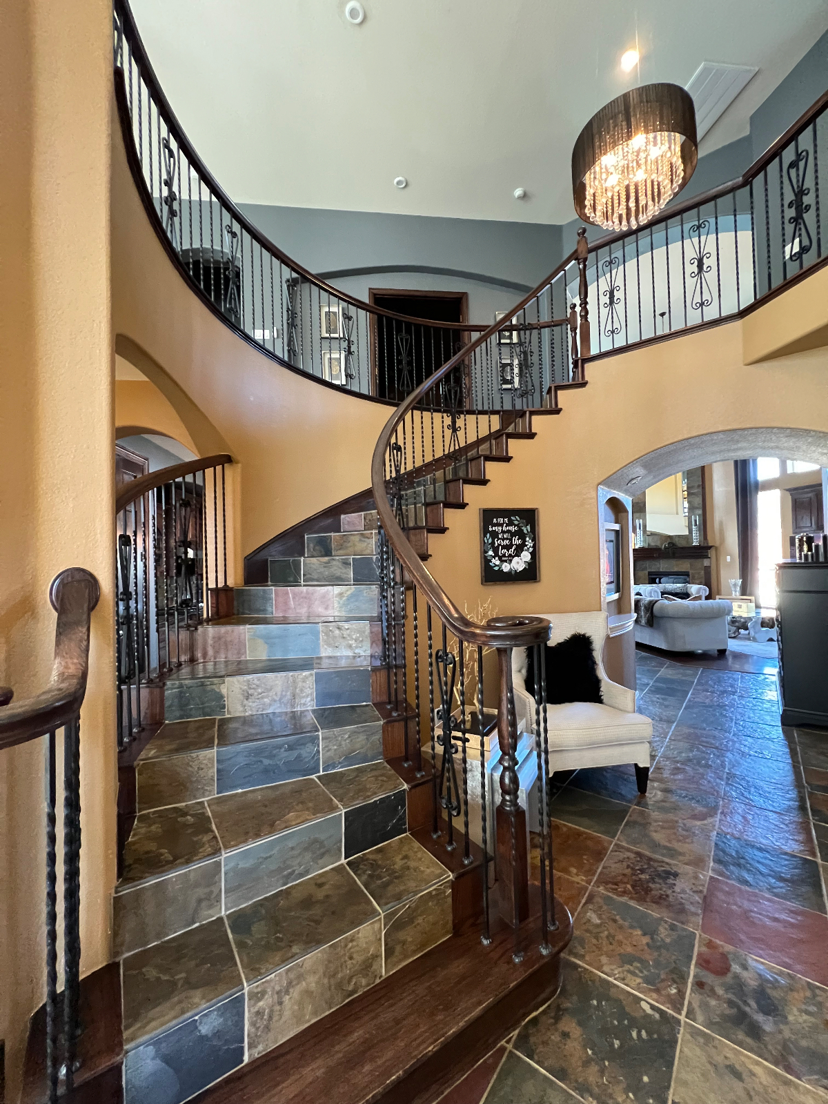 Dream Home for 12 Guests  Spacious  Elegant & Fully Loaded - Photo 3
