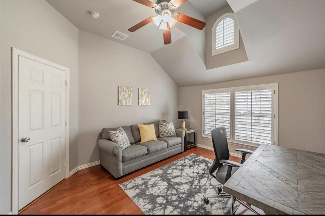 Dream Home for 12 Guests  Spacious  Elegant & Fully Loaded - Photo 9