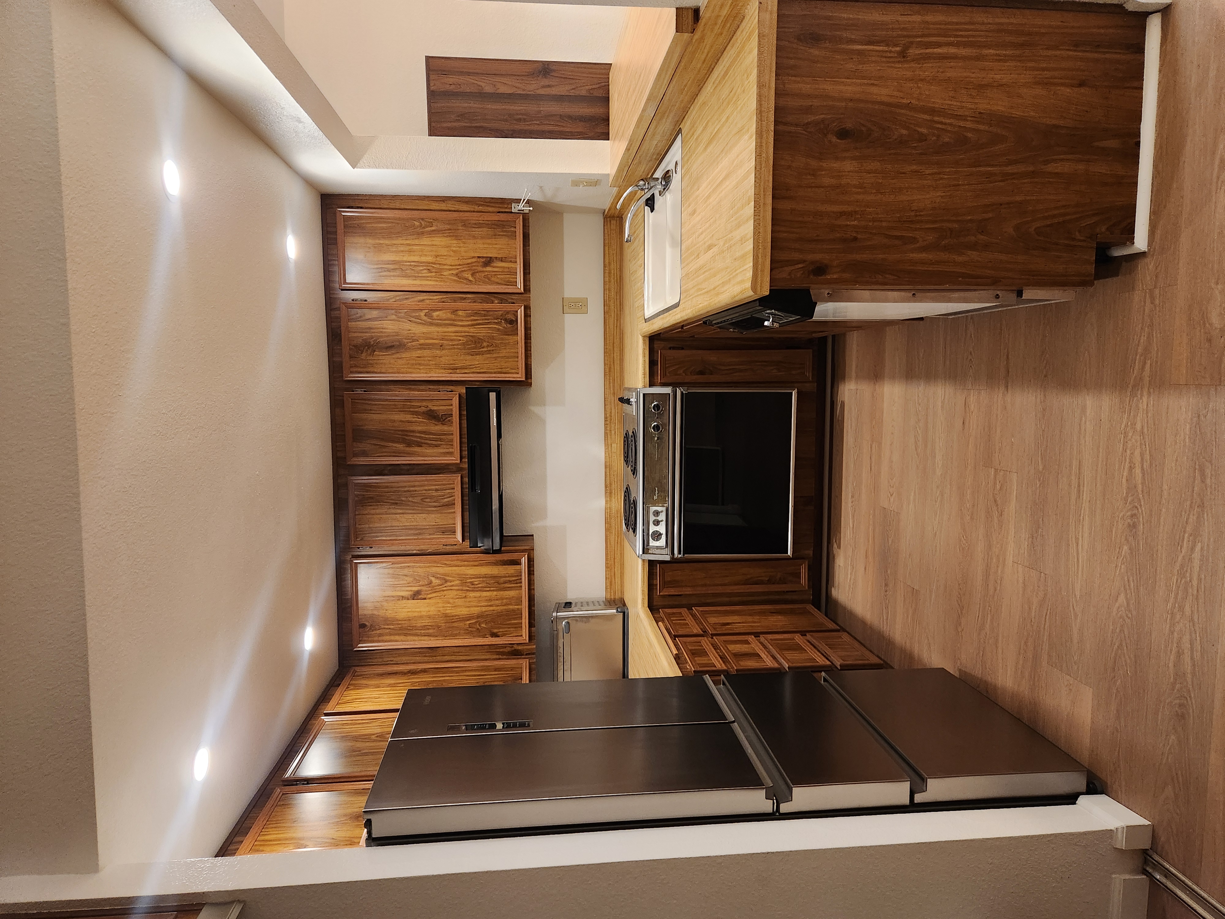 The Den @ Golden Hill - Private 1 Bed/1 Bath - Photo 2