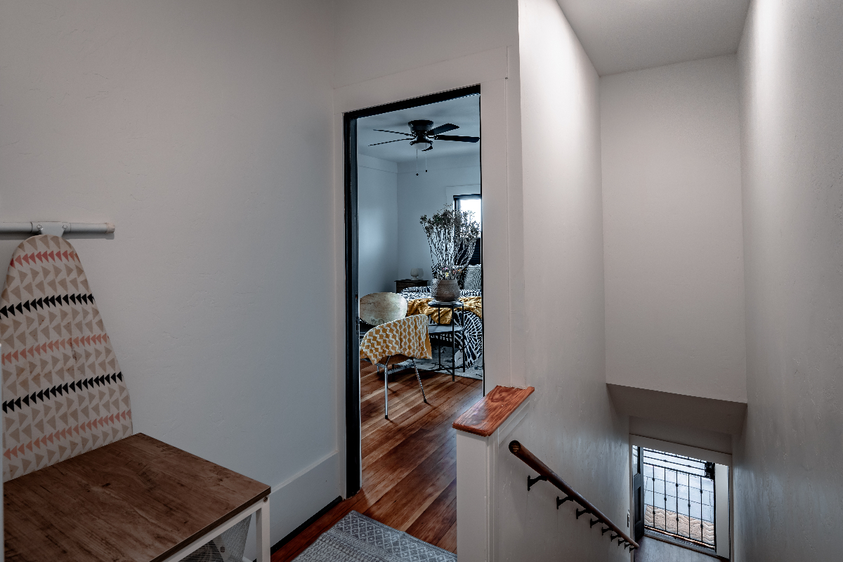 South Park - Private Studio in 1911 Farmhouse - Spacious & Quiet - Photo 6