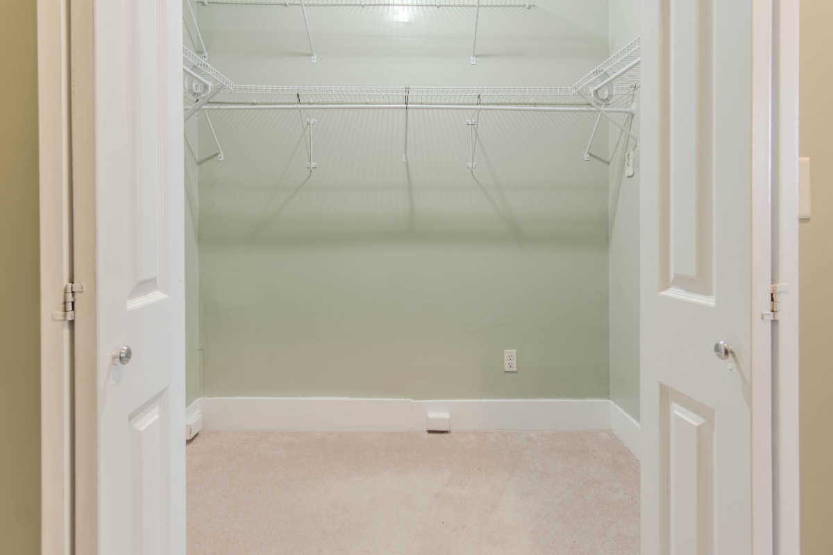 Lakeside - Historic Downtown Apartment - Photo 6