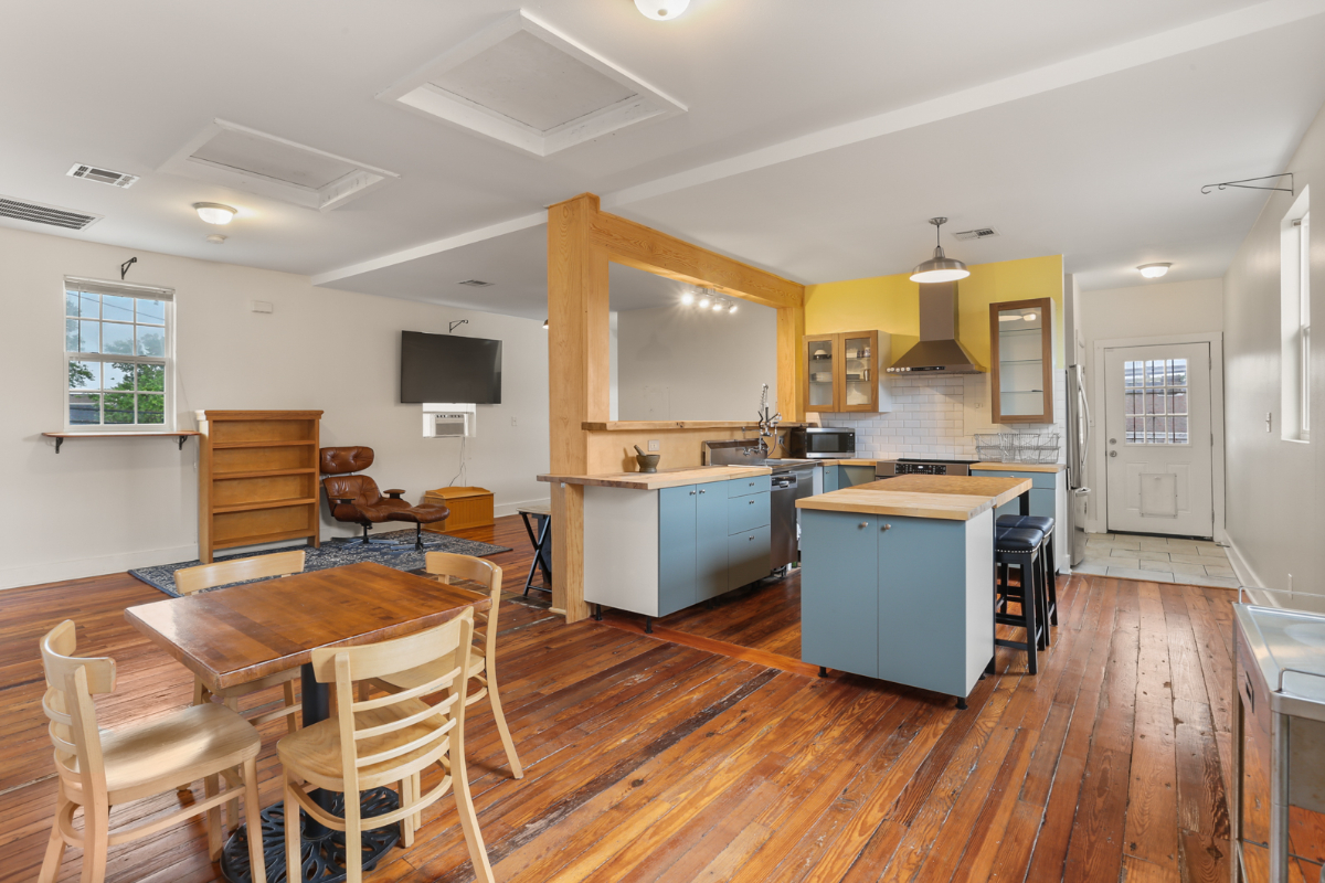 Furnished 2BR/2BA with Balcony Overlooking New Orleans