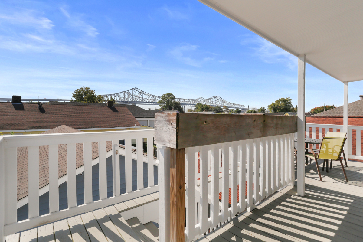 Furnished 2BR/2BA with Balcony Overlooking New Orleans - Photo 12