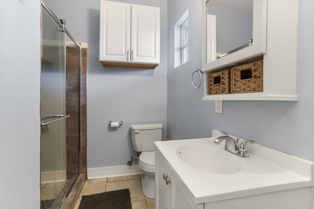 Furnished 2BR/2BA with Balcony Overlooking New Orleans - Photo 10