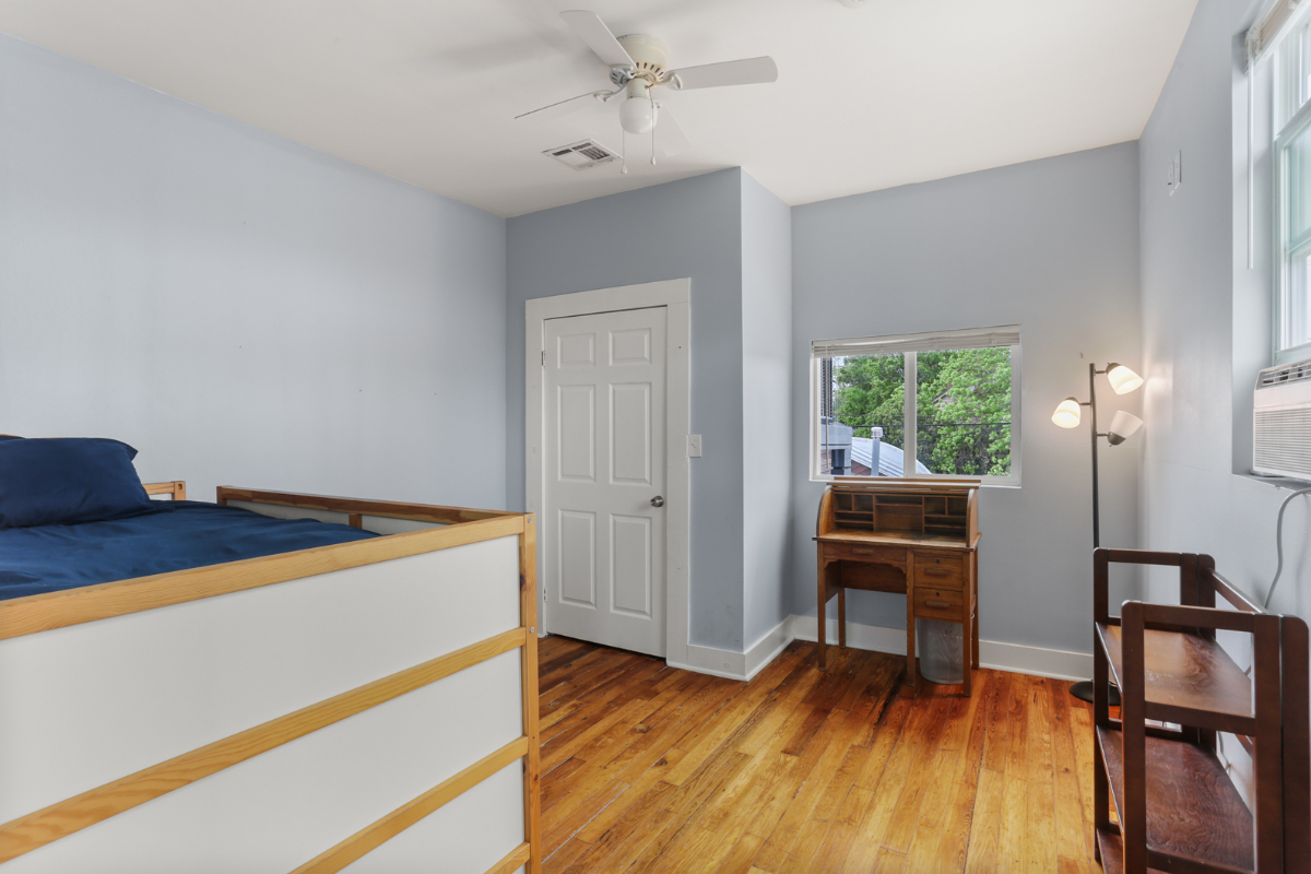 Furnished 2BR/2BA with Balcony Overlooking New Orleans - Photo 8