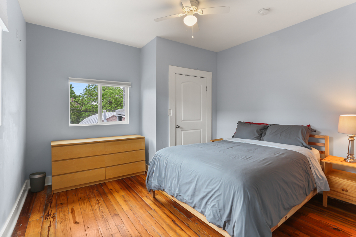 Furnished 2BR/2BA with Balcony Overlooking New Orleans - Photo 7