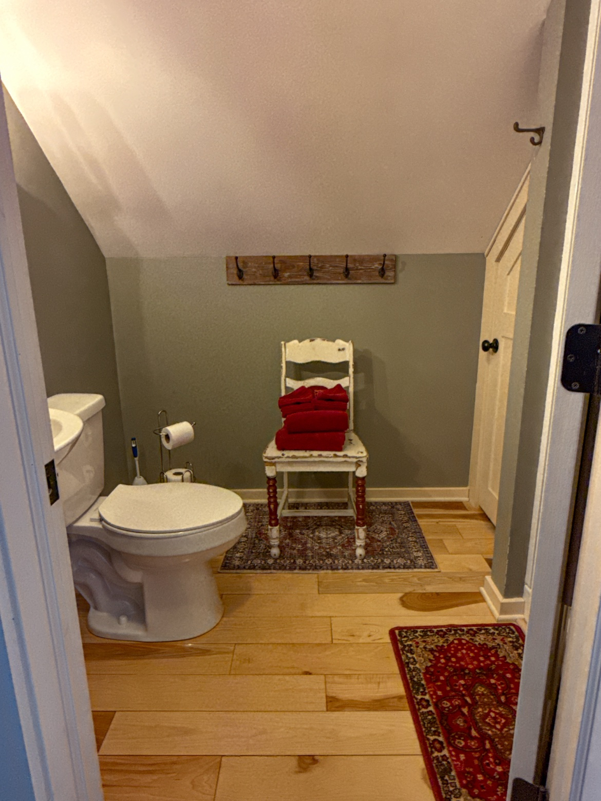 Tiny House on the Battenkill River | 30 min to Saratoga & Glens Falls Hospitals - Photo 10