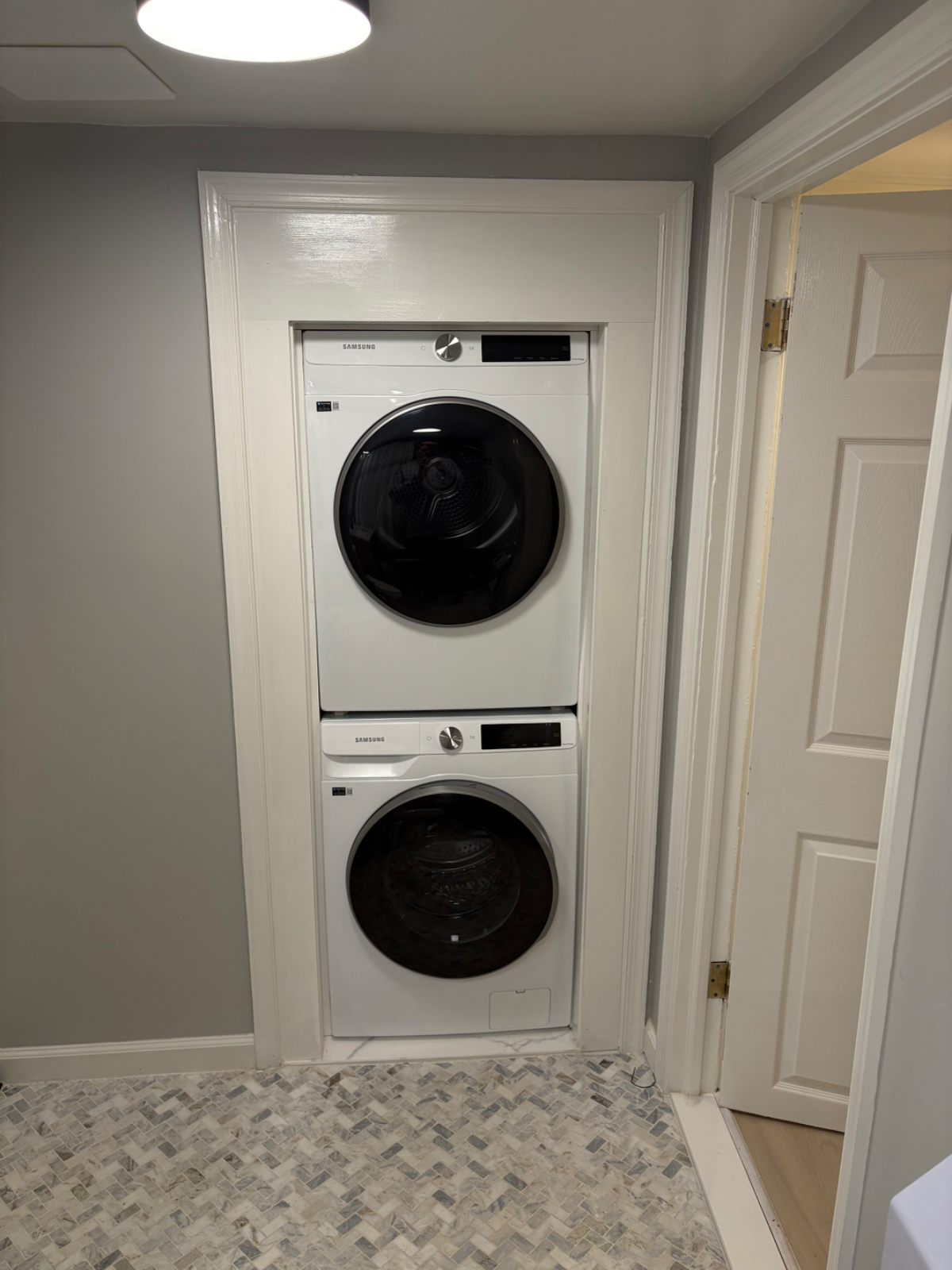 Renovated Unit in Historic Neighborhood Walking Distance to Multiple Hospitals - Great for Nurses - Photo 11