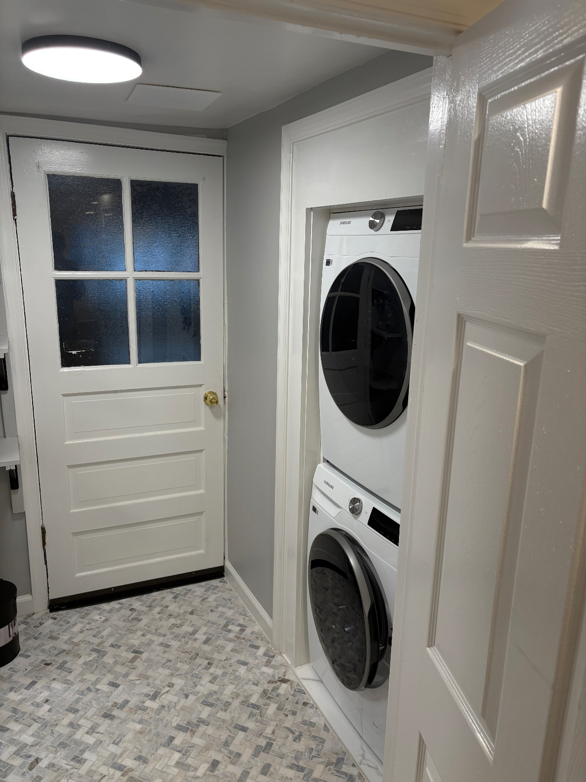 Renovated Unit in Historic Neighborhood Walking Distance to Multiple Hospitals - Great for Nurses - Photo 12