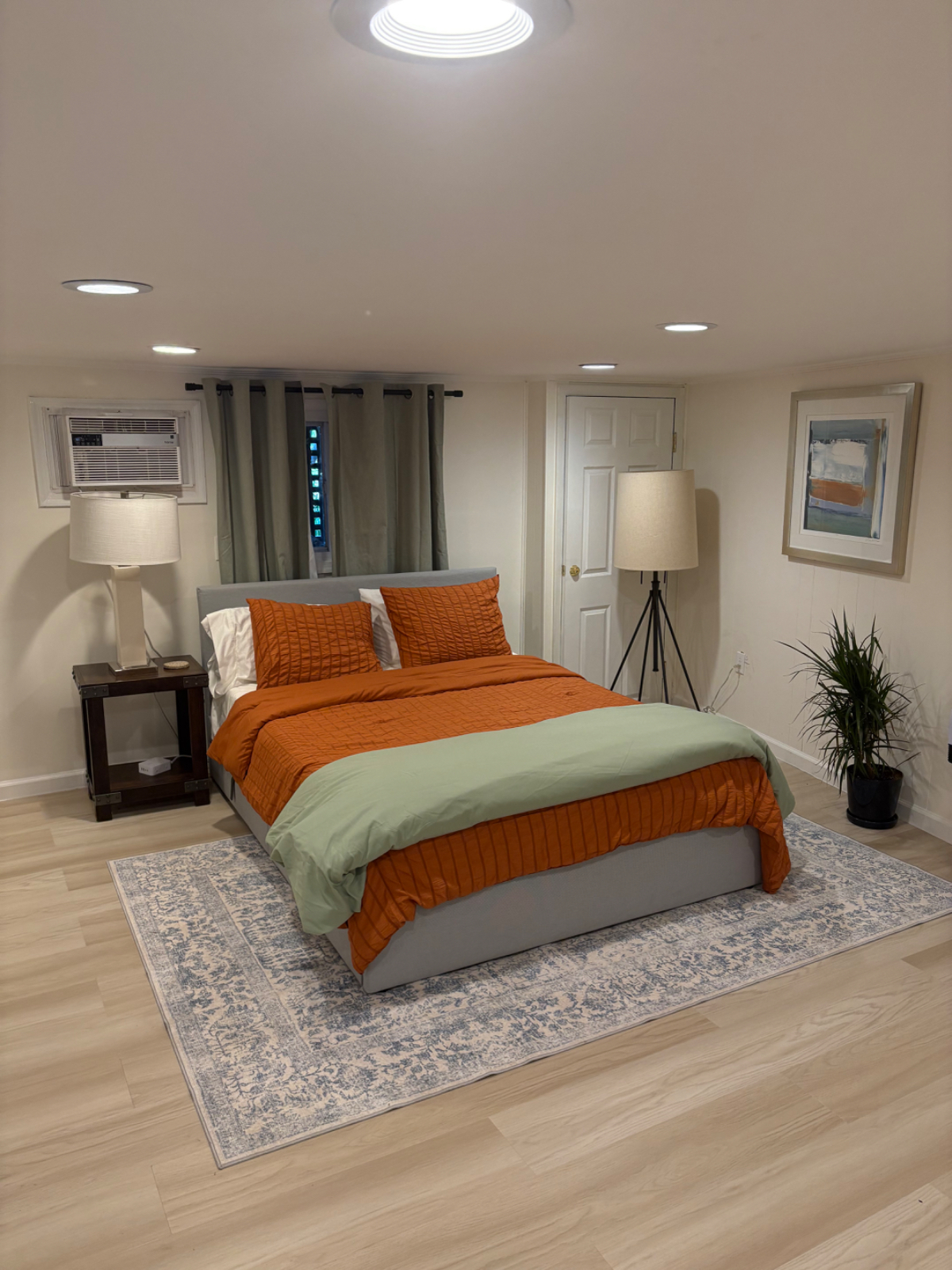 Renovated Unit in Historic Neighborhood Walking Distance to Multiple Hospitals - Great for Nurses - Photo 5