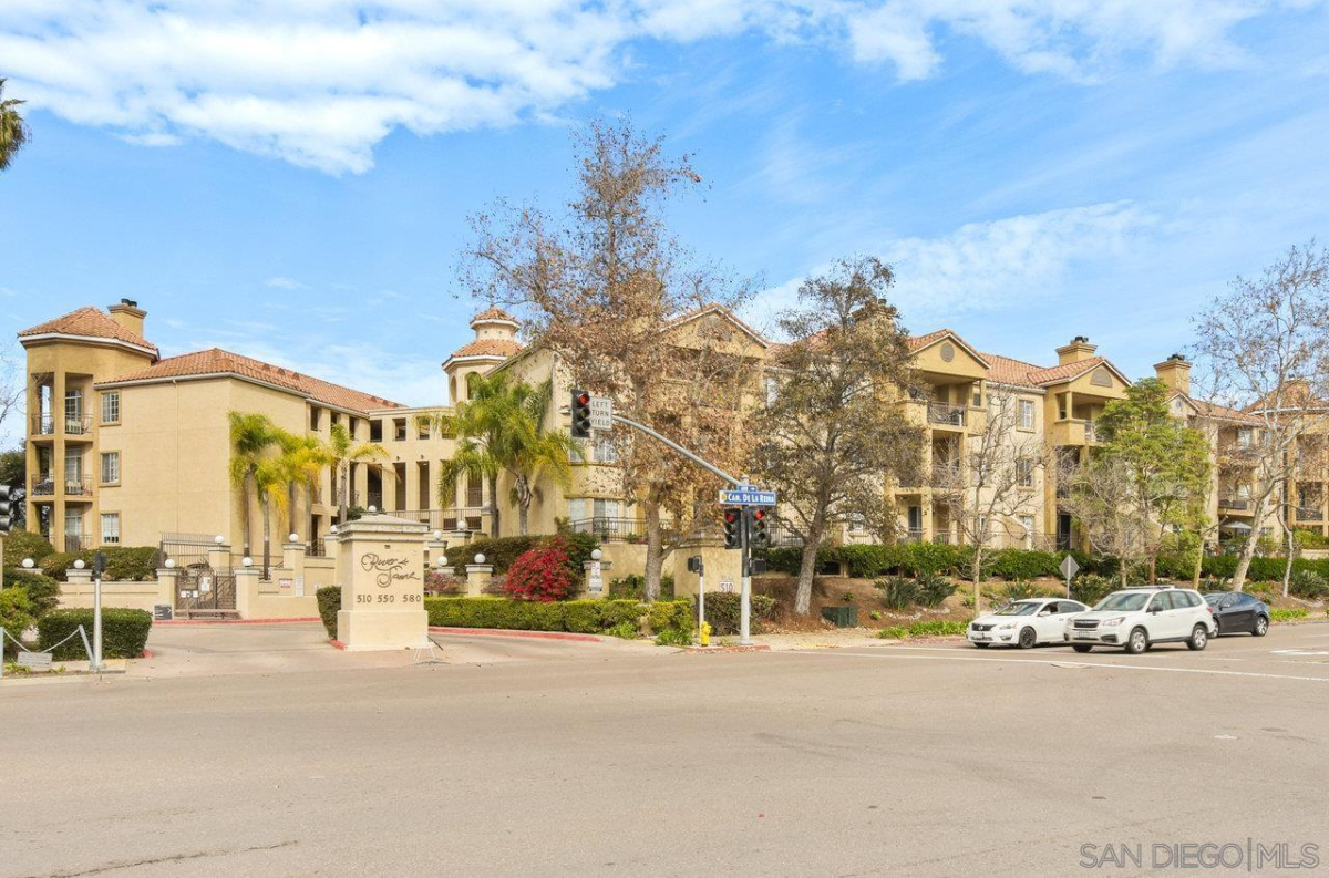 Modern Mission Valley Condo--2BR/2BA, Fully Furnished & Easy Access Everywhere - Photo 3