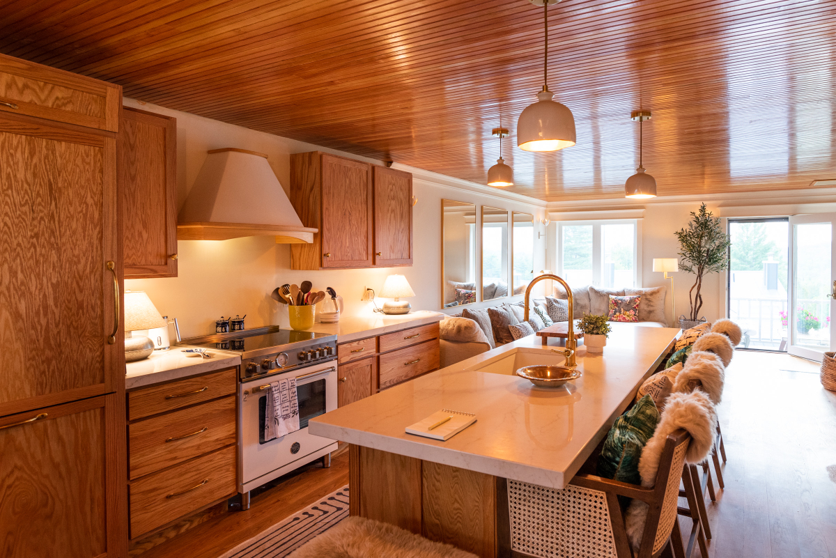 Luxury Three Bedroom Condo - Photo 1