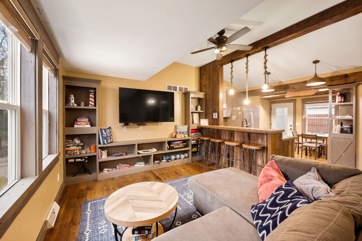Quiet, Clean Cottage in Lakeside Community Close to Madison and Janesville - 6 Minutes to Edgerton Hospital