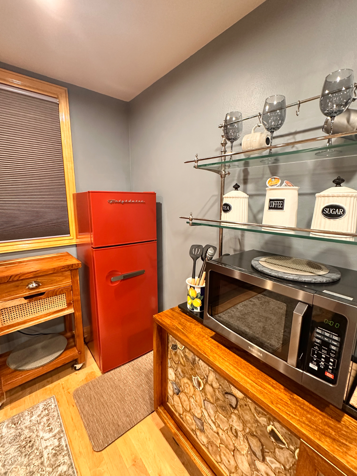 Well-appointed, private apartment attached to high-end home w/ private entrance, full bath, fenced yard. Shared well-appointed kitchen... - Photo 5