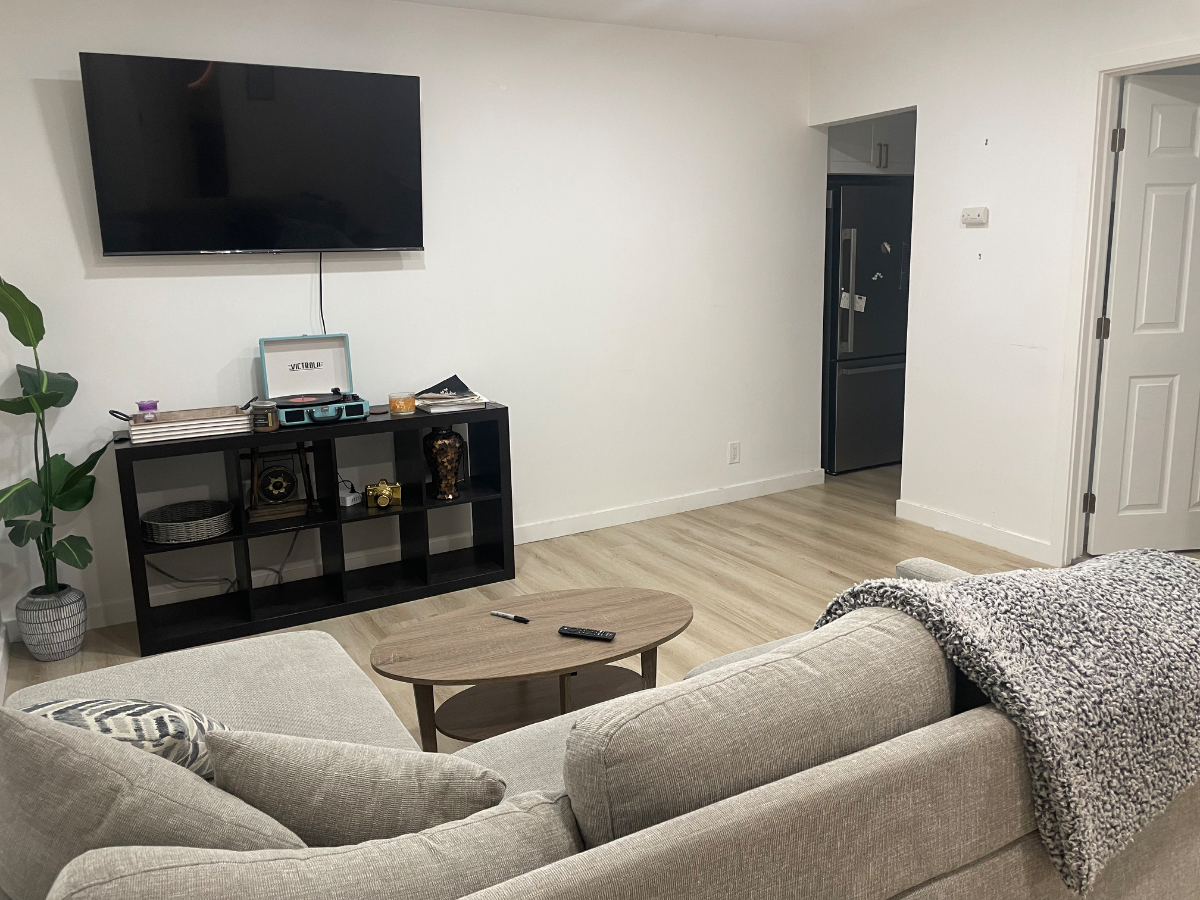 Fully Furnished 2 Bed 1 bath Condo Available near UCLA and W hotel - Photo 4
