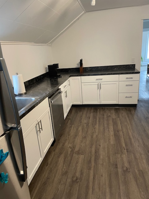 Newly Renovated Utilities Included - Photo 8