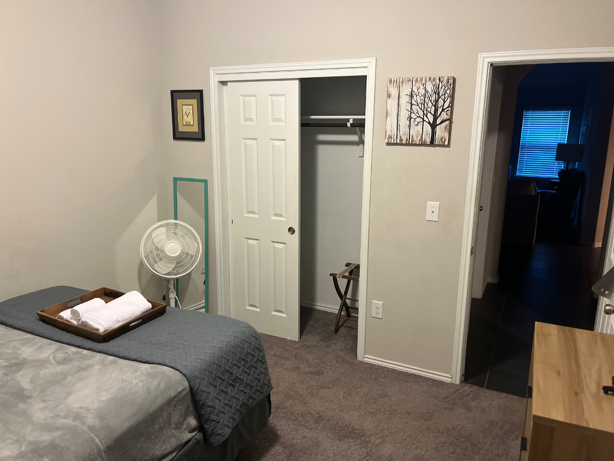 Private room and bathroom - Photo 5