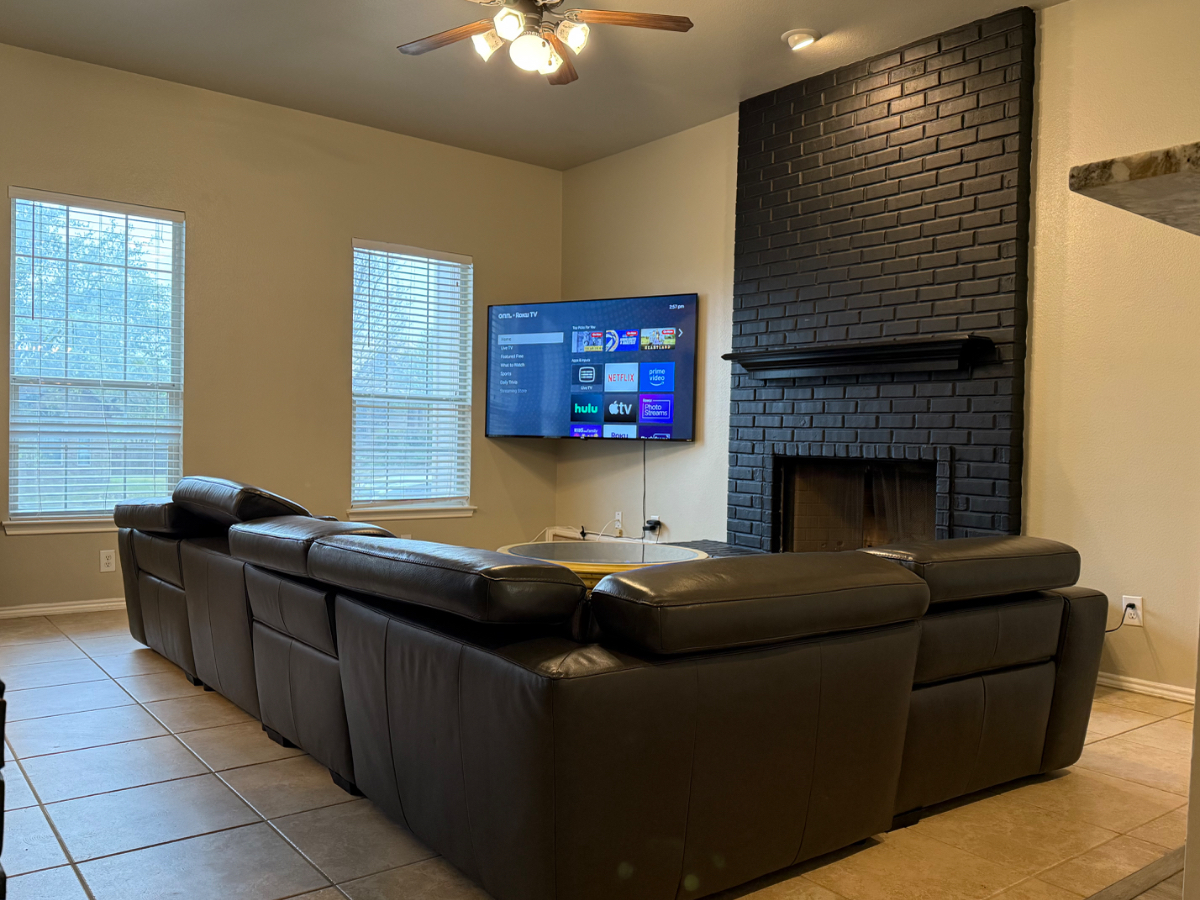 5 beds 3 bathroom Large patio pool table stone oak - Photo 6