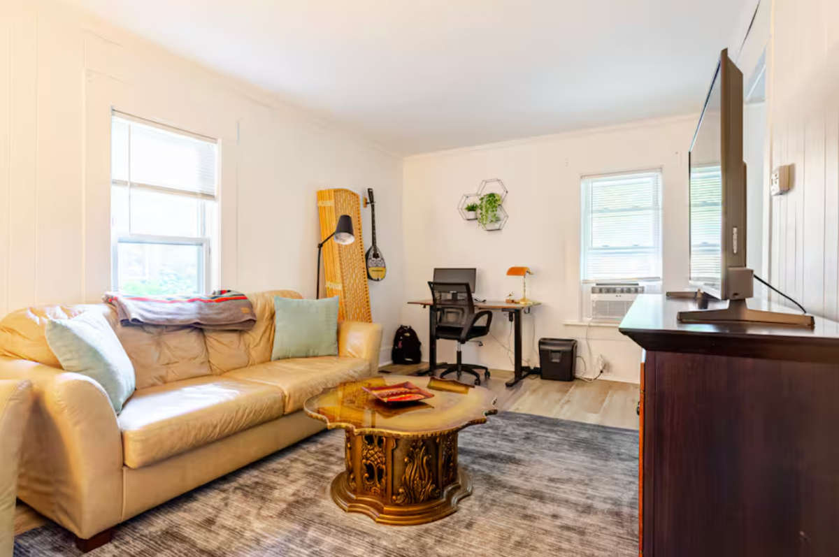 Antique Village Home - Photo 2