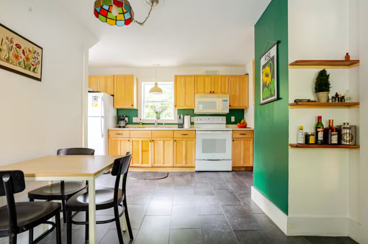 Antique Village Home - Photo 4