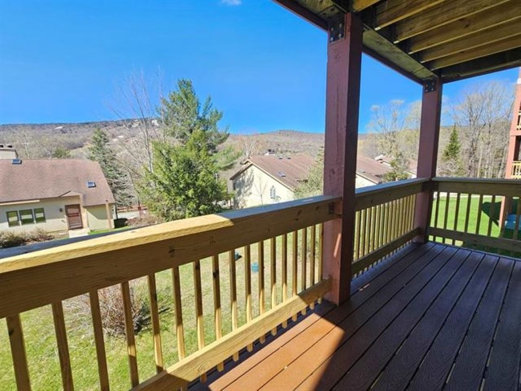 Cozy 2Bed/2Bath Condo West Dover Mountain Views with Pool-Hot Tubs-Sauna-Tennis & Basketball Courts - Photo 2