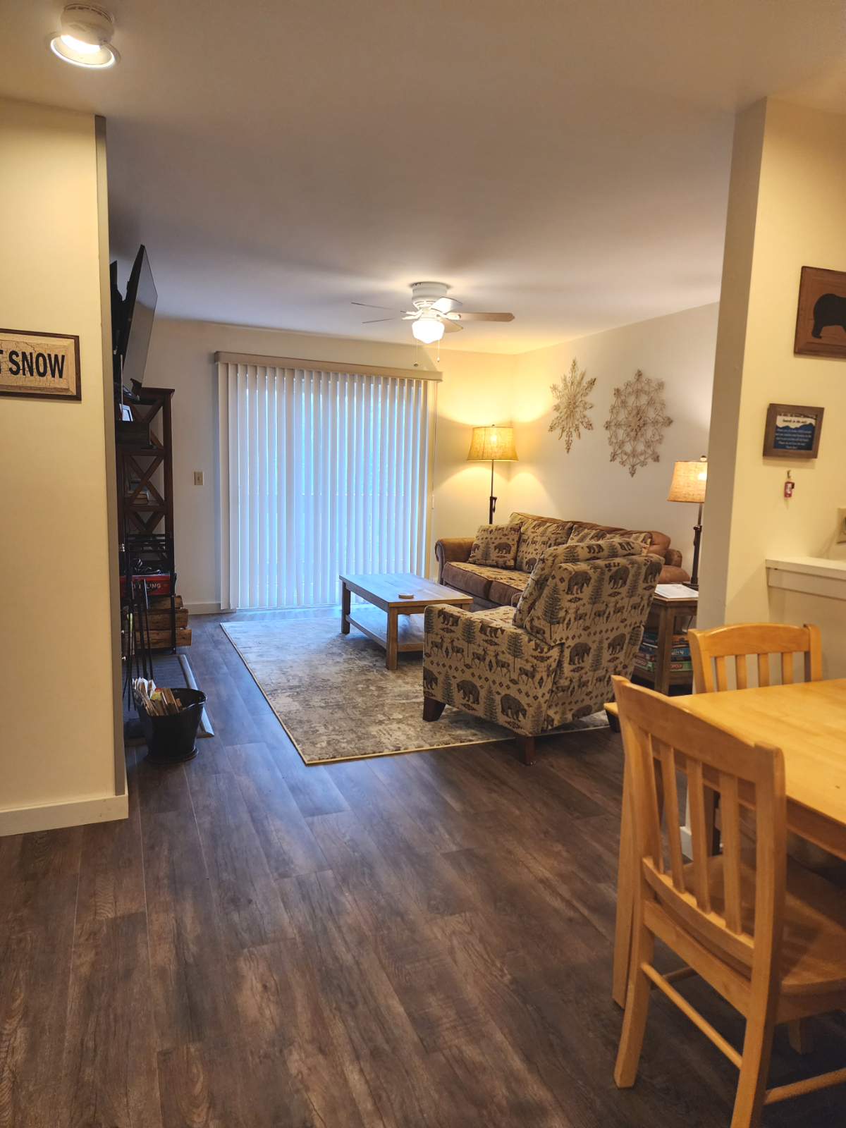Cozy 2Bed/2Bath Condo West Dover Mountain Views with Pool-Hot Tubs-Sauna-Tennis & Basketball Courts - Photo 10