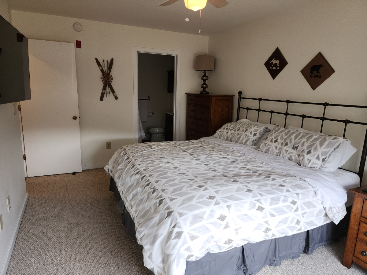 Cozy 2Bed/2Bath Condo West Dover Mountain Views with Pool-Hot Tubs-Sauna-Tennis & Basketball Courts - Photo 11