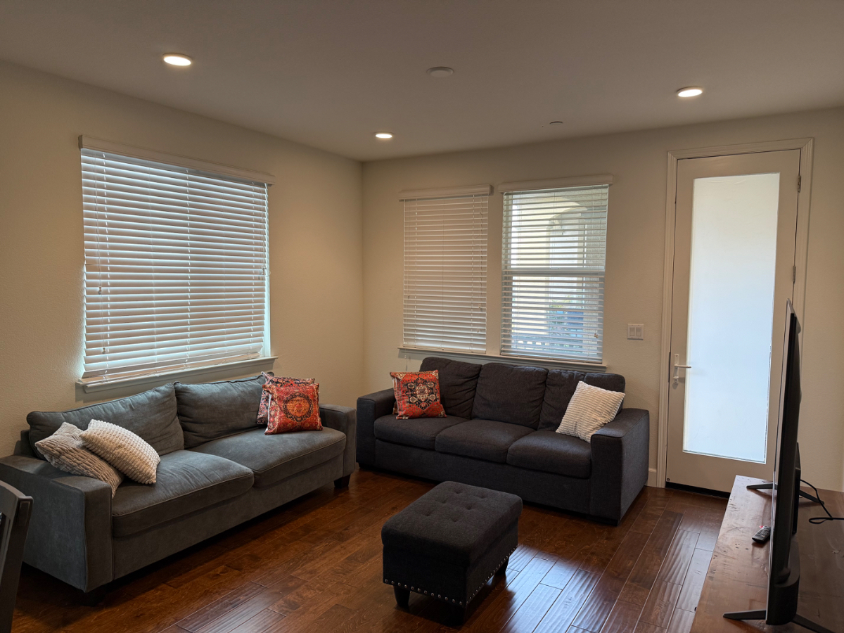 Cozy Charm Newark Retreat with Free Wifi and AC - Photo 3