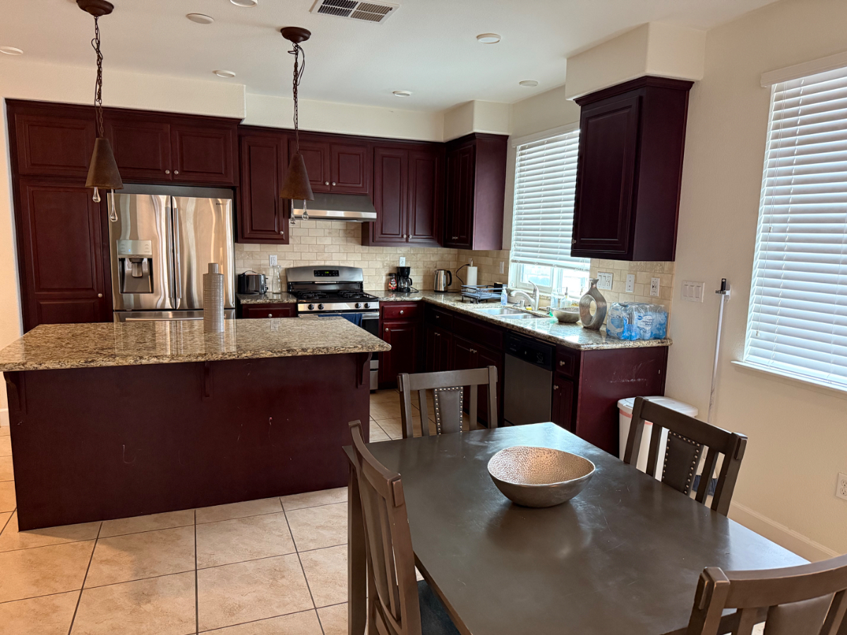 Cozy Charm Newark Retreat with Free Wifi and AC