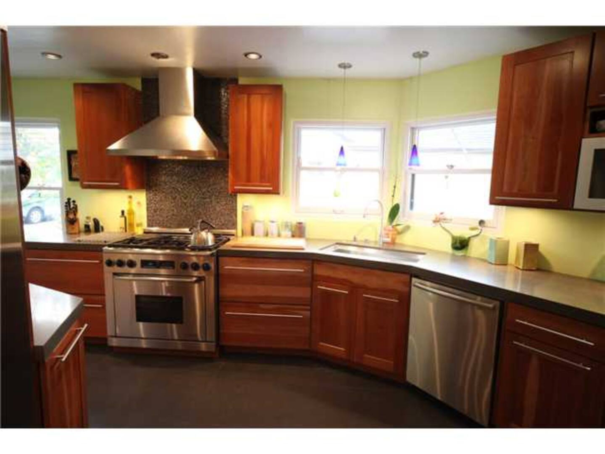 3 Bedroom Modern Home Spectacular Pool Deck & Canyon View walking distance from UCSD Hillcrest San Diego Medical Center AVRC - Photo 2