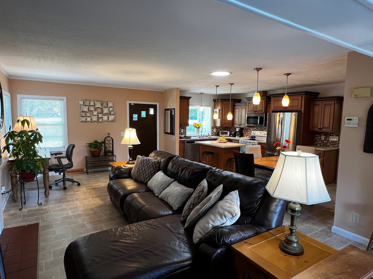 Beautiful Ranch home in Pittsford NY - Photo 6