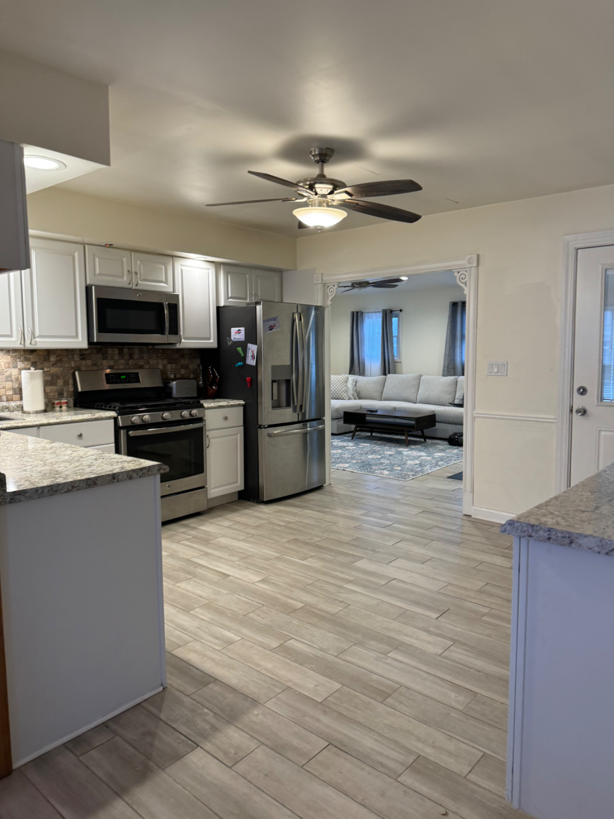 Charming home on Grand Island - Photo 3