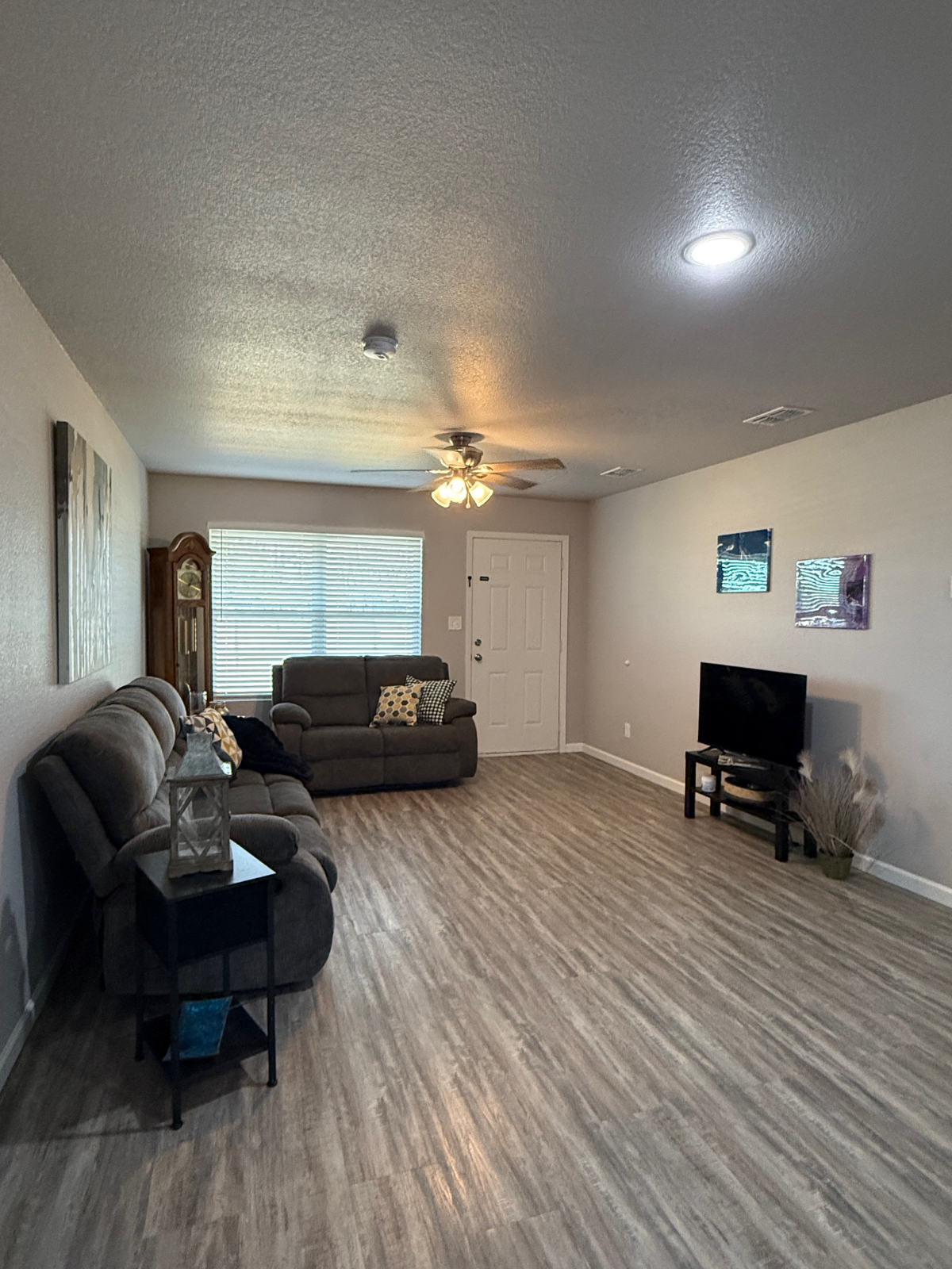 Beautiful New Apartment close to Hospital, College and Amenities - Photo 10