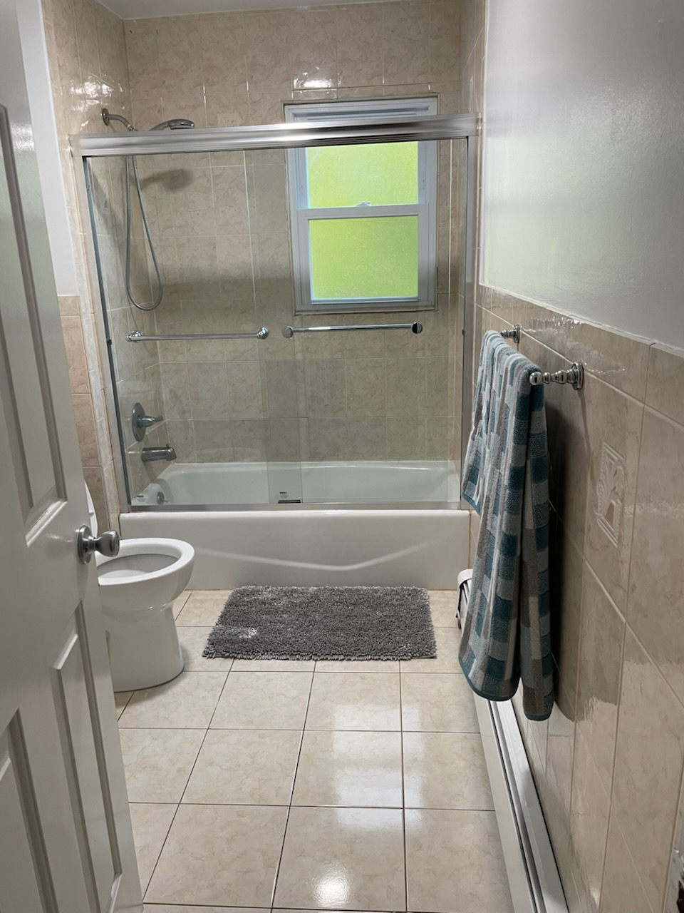 Move-in-Ready 3BR Apartment - Centrally Located - Photo 12