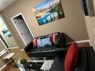Move-in-Ready 3BR Apartment - Centrally Located - Photo 7
