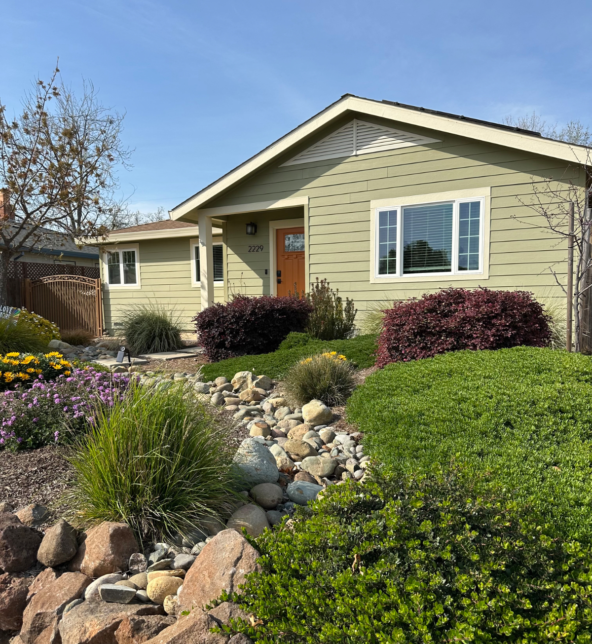 BEAUTIFUL 3BD/1BTH, OPEN PLAN, OUTDOOR OASIS, CLOSE TO EVERYTHING - Photo 1